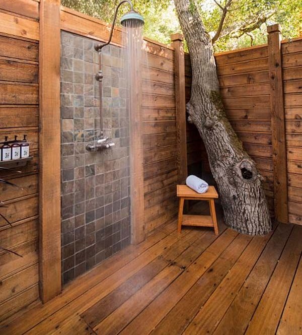 Sàn gỗ nhà tắm lắp đặt ngoài trời