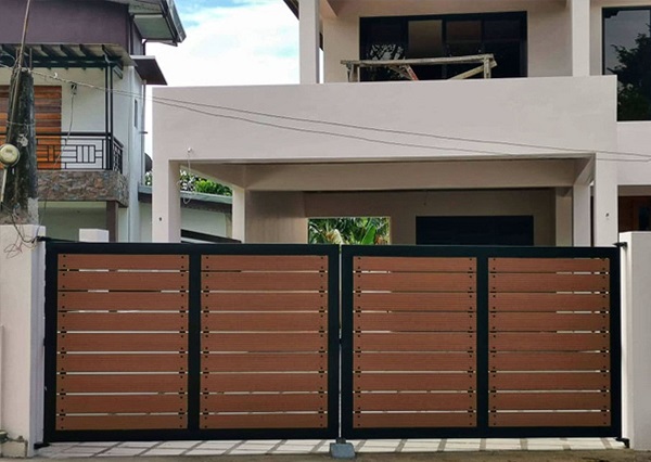 cổng gỗ nhựa khung sắt đẹp