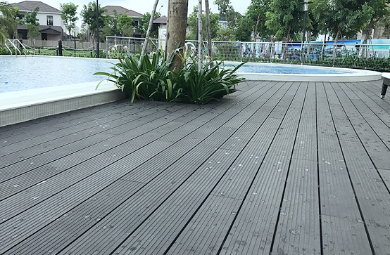 sàn gỗ ngoài trời resort