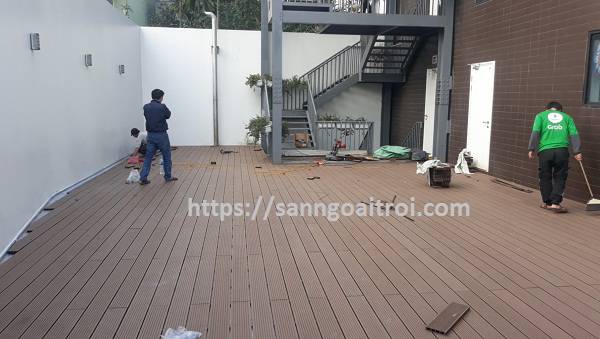 lắp sàn ngoài trời