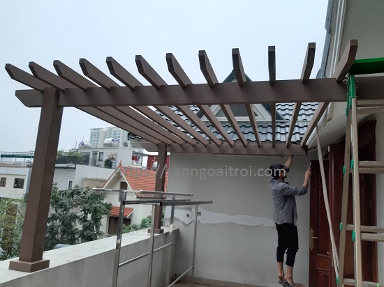 giàn hoa gỗ sân thượng
